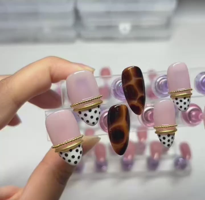 Dots